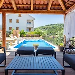 Solta Stone House Stomorska