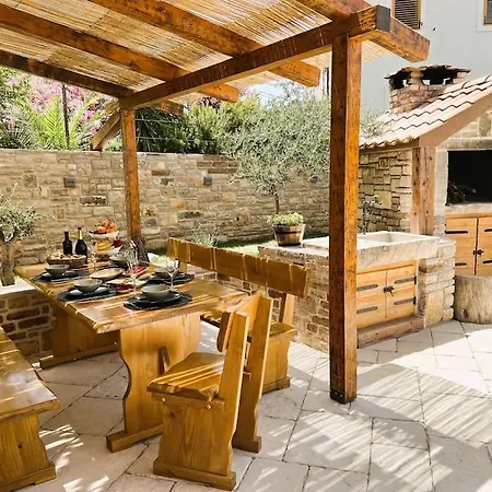 Solta Stone House Stomorska