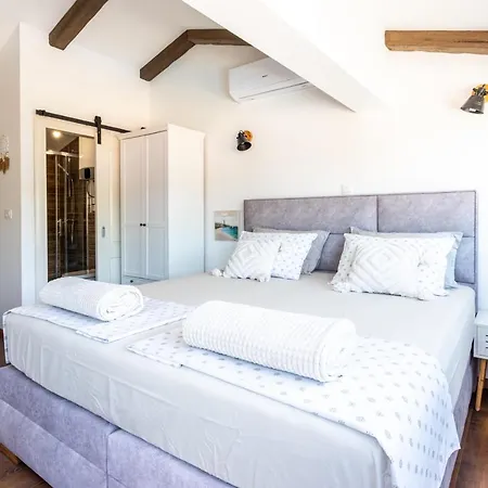 Villa Solta Stone House Stomorska