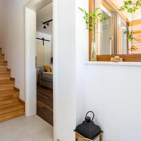 Solta Stone House * Stomorska