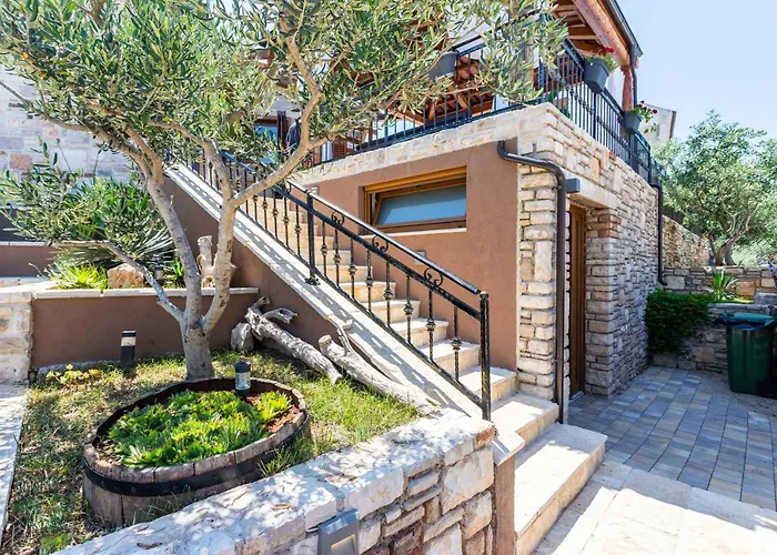וילה Solta Stone House